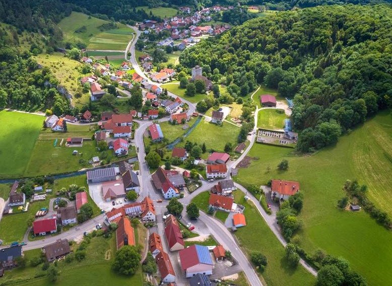 Wallanlage Alt-Hayingen, Germany